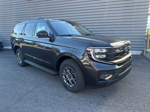 New 2025 Ford Expedition Active image 1