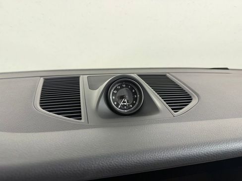 Certified 2026 Porsche Macan Base image 25