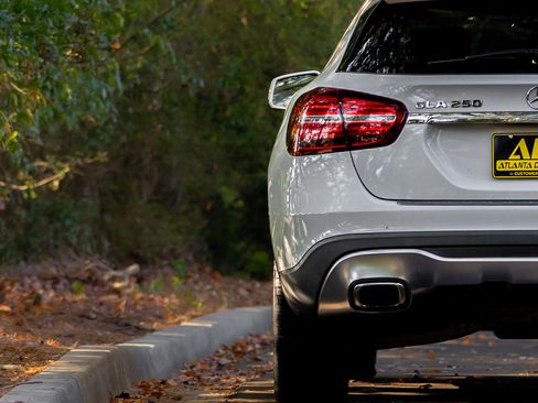 Used 2019 Mercedes-Benz GLA 250 GLA 250 4MATIC SUV w/ Convenience Package image 39