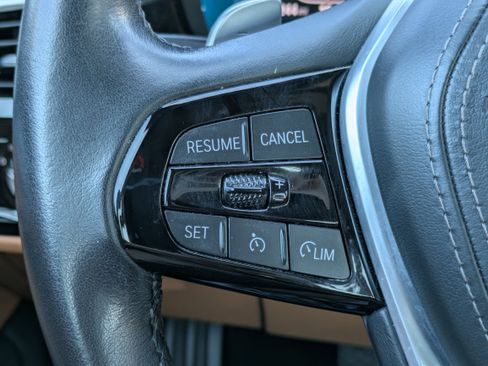 Used 2022 BMW 540i w/ Convenience Package image 27