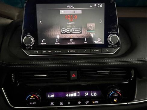 Used 2021 Nissan Rogue SV AWD/4WD image 12