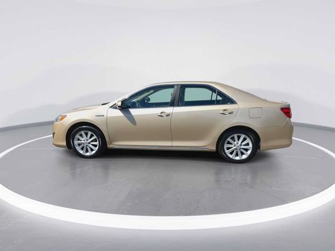 Used 2012 Toyota Camry XLE FWD image 5