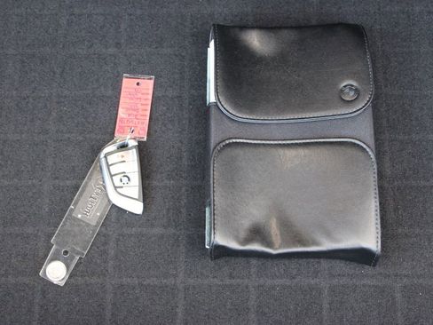 Used 2018 BMW 750i xDrive image 30