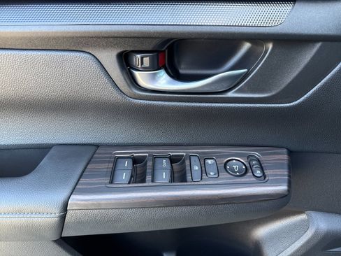 Used 2025 Honda CR-V LX image 10