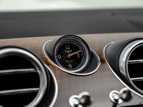 Used 2019 Bentley Bentayga image 62