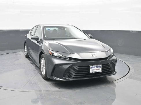 Used 2025 Toyota Camry LE w/ Convenience Package image 2
