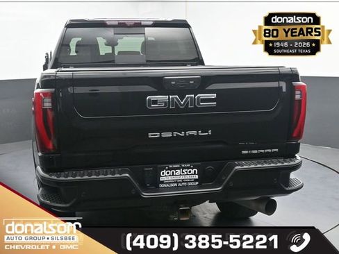 Used 2024 GMC Sierra 3500 Denali Ultimate AWD/4WD image 4