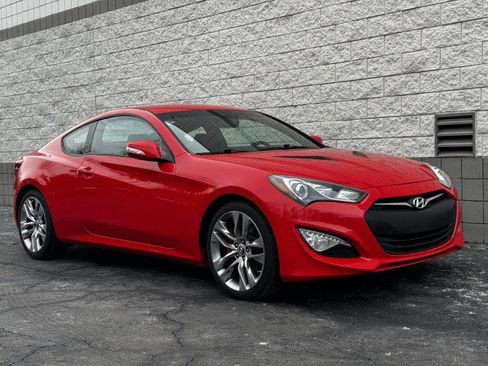 Used 2016 Hyundai Genesis Coupe 3.8 image 4