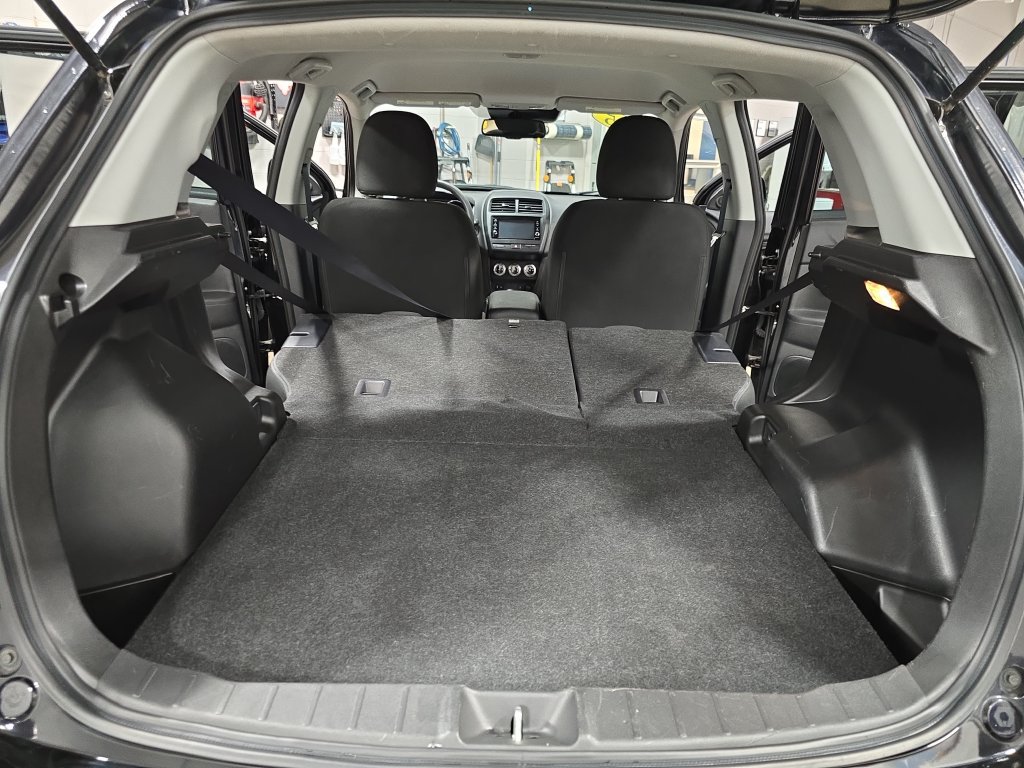 Used 2025 Mitsubishi Outlander Sport ES AWD/4WD image 13