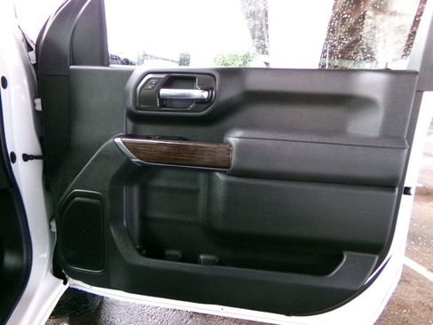 Used 2022 GMC Sierra 3500 SLE w/ SLE Convenience Package AWD/4WD image 13