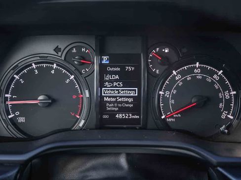 Used 2022 Toyota 4Runner SR5 AWD/4WD image 22