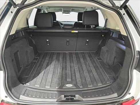 Used 2024 Land Rover Discovery Sport S image 12