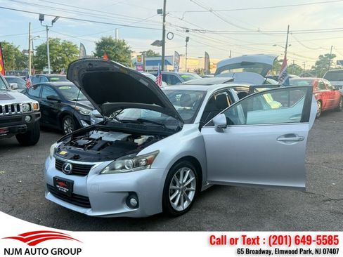 Used 2012 Lexus CT 200h Premium w/ Premium Audio Pkg FWD image 24