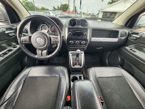 Used 2014 Jeep Compass Latitude FWD image 13