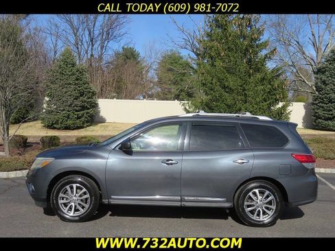 Used 2013 Nissan Pathfinder SL w/ SL Premium Pkg image 2