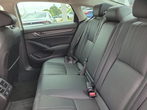 Used 2021 Honda Accord Touring image 16