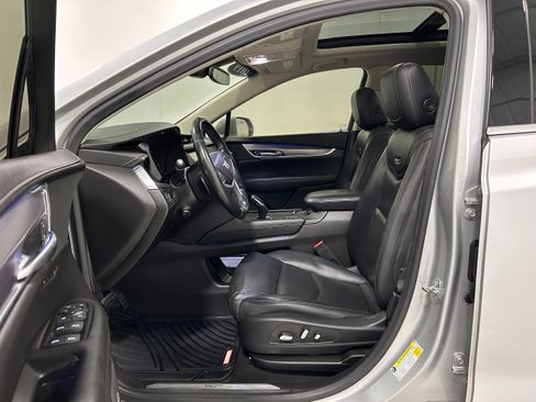 Used 2019 Cadillac XT5 Premium Luxury AWD/4WD image 4