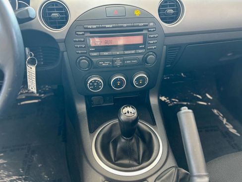 Used 2010 MAZDA MX-5 Miata Sport w/ Convenience Pkg image 34