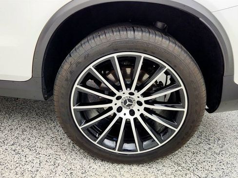 Used 2023 Mercedes-Benz GLC 300 4MATIC Coupe image 9