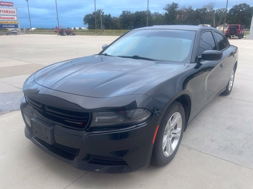 Used 2021 Dodge Charger SXT w/ Leather Interior Group RWD image 2