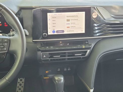 Used 2025 Toyota Camry SE FWD image 14