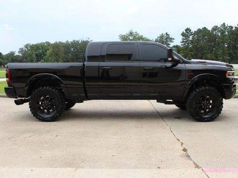Used 2019 RAM 2500 Laramie w/ Night Edition AWD/4WD image 18