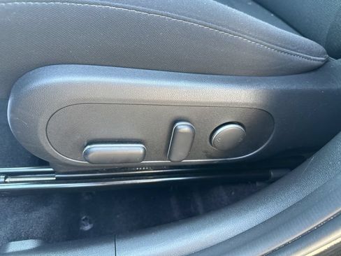 Used 2025 Hyundai Kona SEL FWD image 17
