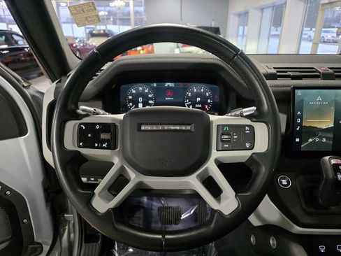 Used 2022 Land Rover Defender 90 S image 9