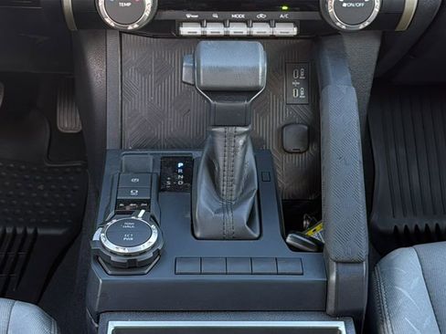 Certified 2025 Toyota Tacoma SR5 AWD/4WD image 25