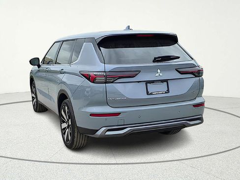 New 2026 Mitsubishi Outlander SE image 5