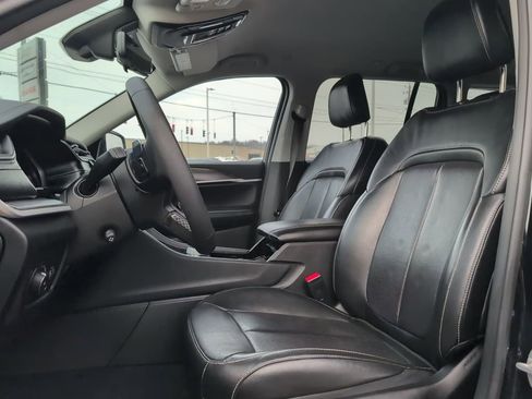 Used 2023 Jeep Grand Cherokee Limited w/ Luxury Tech Group II image 22