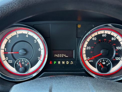 Used 2013 Dodge Grand Caravan SXT FWD image 24