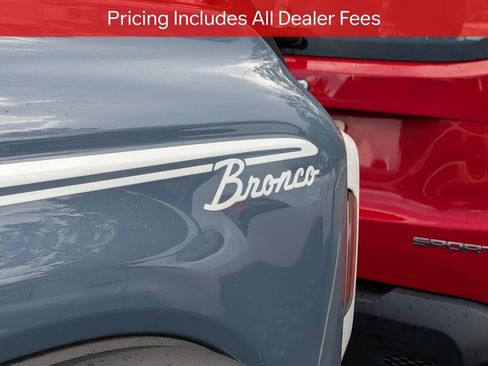 Used 2025 Ford Bronco Heritage Edition AWD/4WD image 8