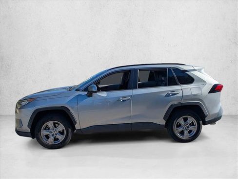 Used 2021 Toyota RAV4 XLE w/ Convenience Package image 6