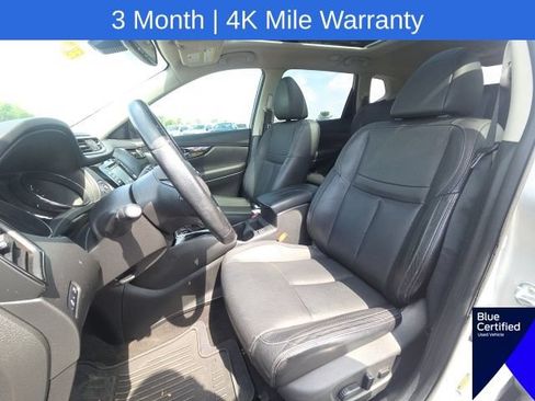 Used 2017 Nissan Rogue SL w/ SL Premium Package FWD image 27