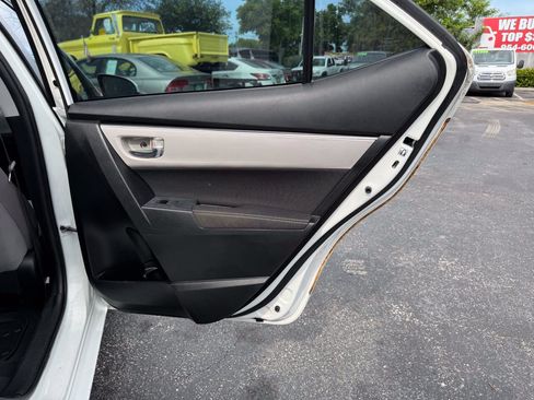 Used 2018 Toyota Corolla LE FWD image 17