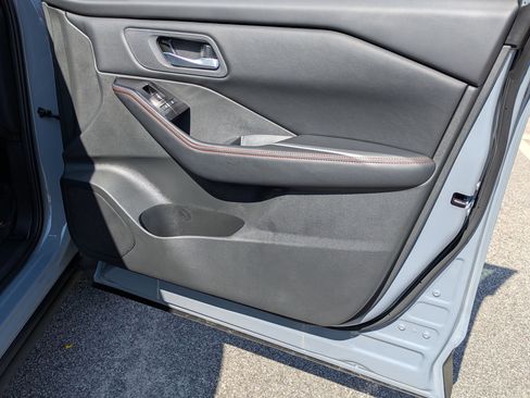 Certified 2026 Nissan Rogue SV image 34