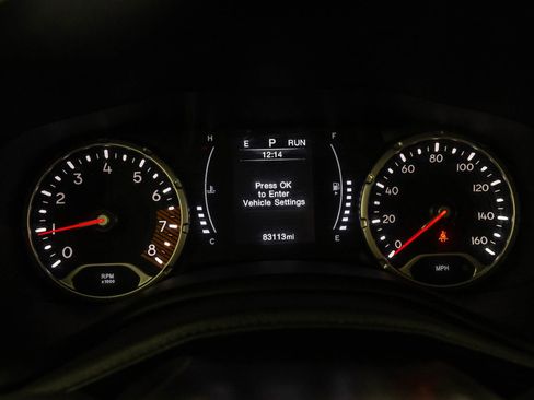 Used 2020 Jeep Renegade Latitude FWD image 25