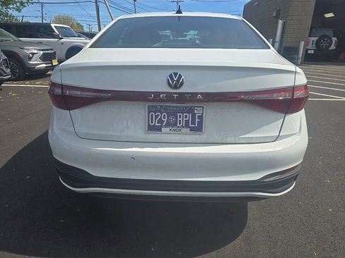 Used 2025 Volkswagen Jetta Sport FWD image 1