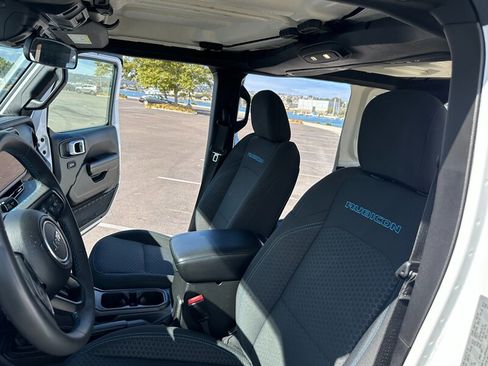 Used 2024 Jeep Wrangler Unlimited Rubicon 4xe image 26