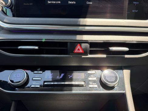 Used 2020 Hyundai Sonata Limited FWD image 11