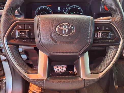 Certified 2025 Toyota Tacoma TRD Sport AWD/4WD image 18