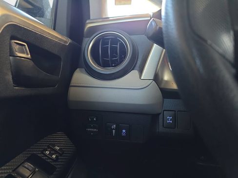 Used 2015 Toyota RAV4 LE AWD/4WD image 26