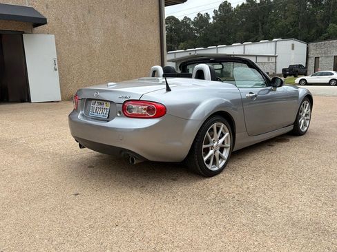 Used 2011 MAZDA MX-5 Miata Grand Touring w/ Premium Pkg RWD image 26