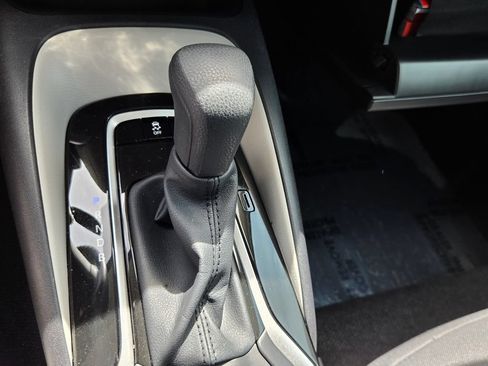 Used 2025 Toyota Corolla LE FWD image 20