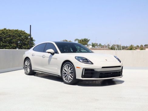 Certified 2025 Porsche Panamera 4 w/ Premium Package AWD/4WD image 7