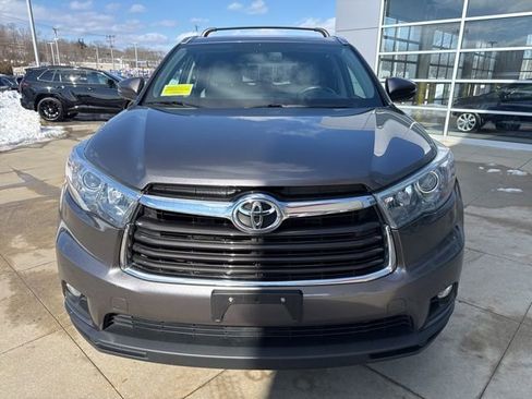 Used 2015 Toyota Highlander XLE image 2