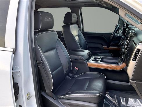 Used 2019 Chevrolet Silverado 3500 High Country w/ Duramax Plus Package image 7