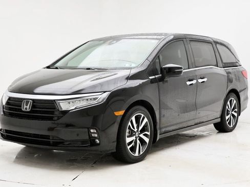 Used 2024 Honda Odyssey Touring image 2