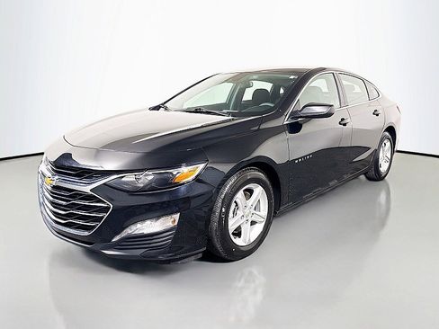 Used 2023 Chevrolet Malibu LT image 3
